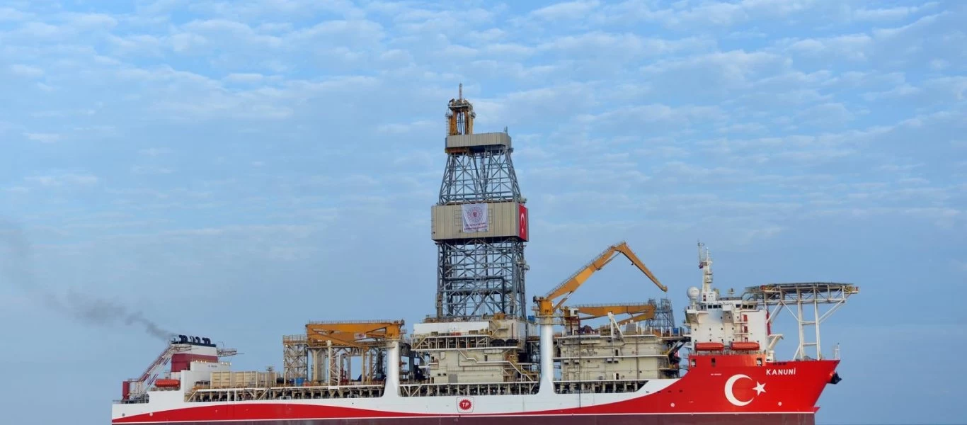 Γεωτρύπανο Κανουνί: Διασχίζει το Αιγαίο Πέλαγος καθώς πλέει προς τη Μαύρη Θάλασσα (φωτο)